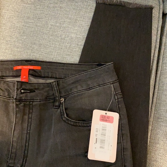 C&V RIPPED JEANS - Picture 3 of 8